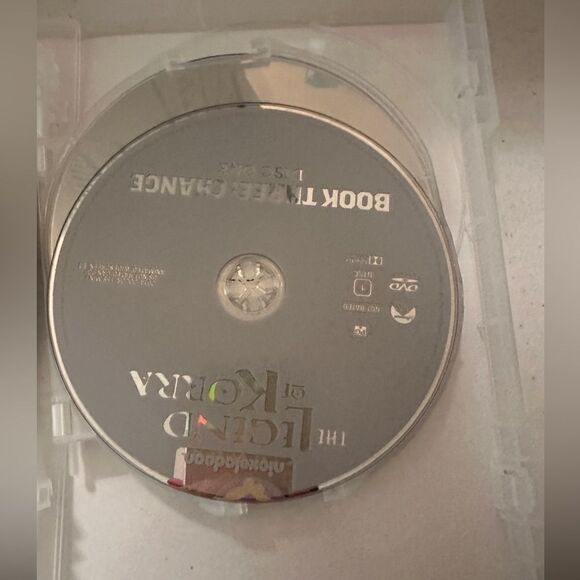 The legend of Korra dvd set - Picture 4 of 4